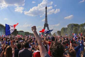 جشن قهرمانی مردم فرانسه در پاریس