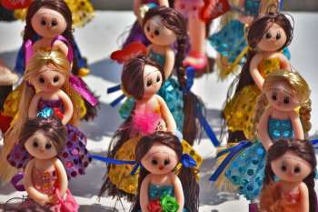 زشت و زیبا در میدان ولی عصر تهران